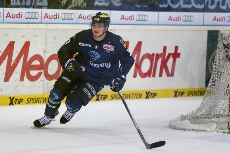 DEL - Eishockey - Saison 2015/2016 - ERC Ingolstadt - Augsburger Panther - Marc Schmidpeter (#20 ERC Ingolstadt) - Foto: Jürgen Meyer